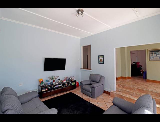 3 BEDROOM HOUSE FOR SALE IN ORANGE GROVE